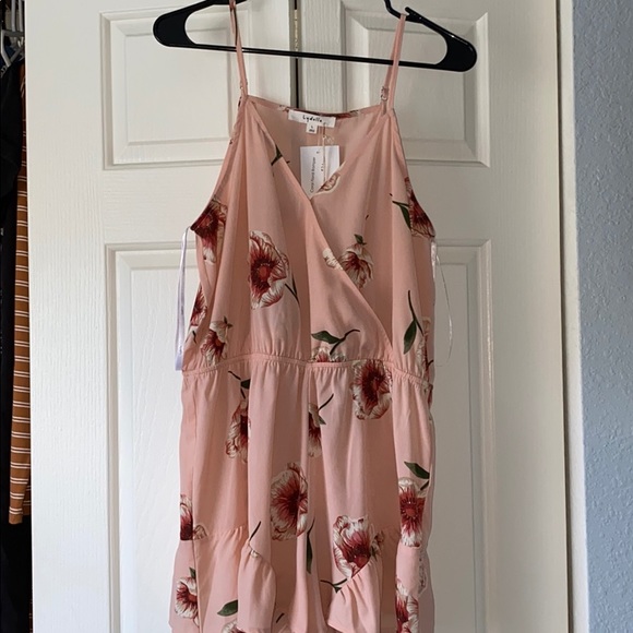 Boutique Romper- floral - Picture 2 of 5